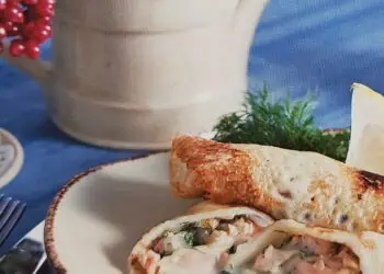 блины по-карельски с красной рыбой