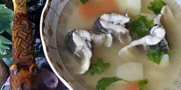 Уха стерляжья с шампанским по-пушкински