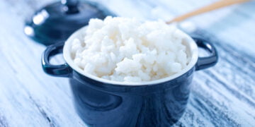 Легкий рис для суши - 3 способа (рисоварка, мультиварка, плита)