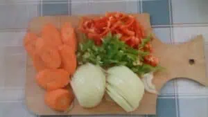 нарезать наискосок ломтиками